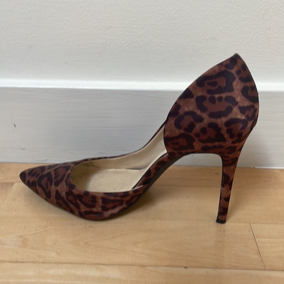 Jessica Simpson Leopard Print Heels - Picture 3 of 9